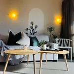 Cosy Motel Studio Apartment In Central City-Up To 2 Beds
